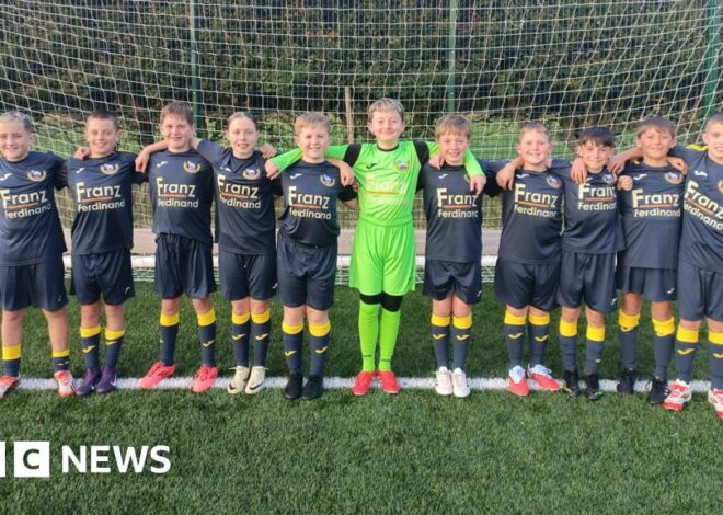 Rock band Franz Ferdinand sponsor youth football team