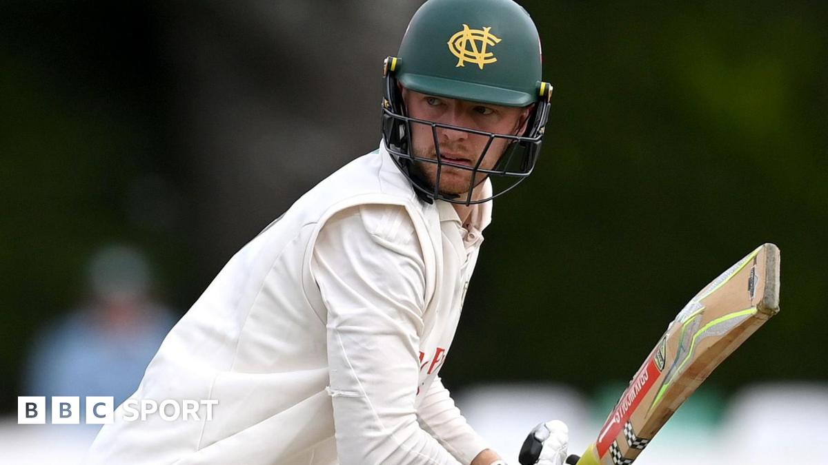 County Championship: Title-chasing Nottinghamshire beat Worcestershire