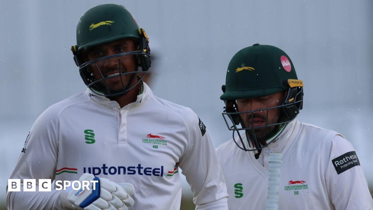 County Championship: Leicestershire promoted after draw with Gloucestershire