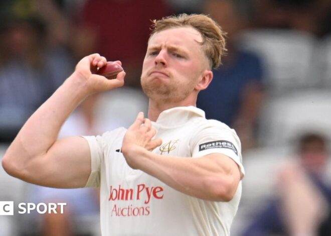 County Championship: Nottinghamshire close on win against Worcestershire