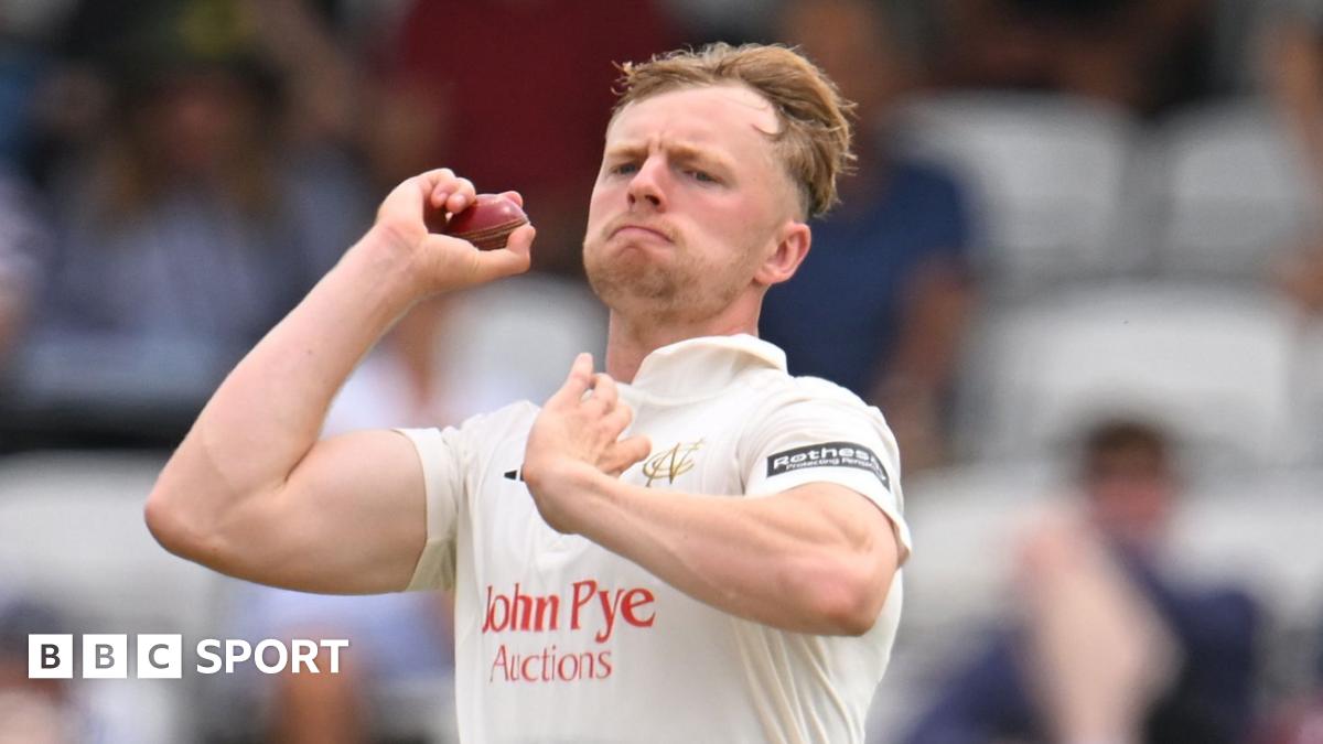 County Championship: Nottinghamshire close on win against Worcestershire