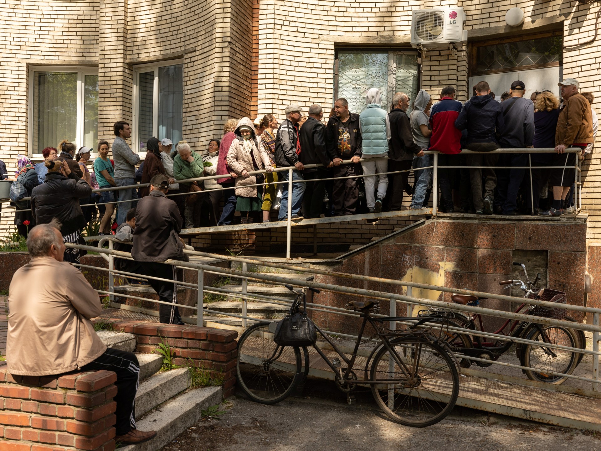 Ukrainians in Sloviansk Shift Away from Russia Sympathy Amid Ongoing Conflict