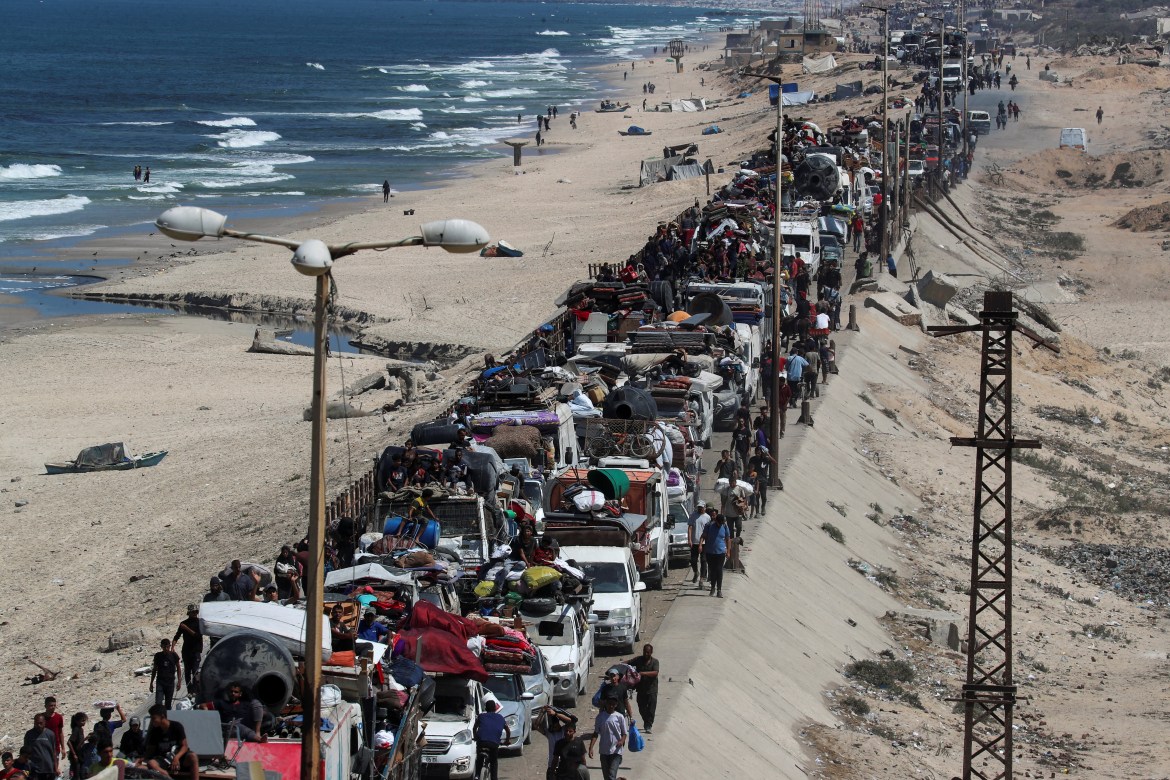 Mass displacement in Gaza as Israeli ground invasion intensifies | Gaza News | Al Jazeera