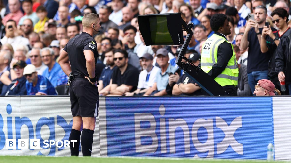VAR wronged Fulham and Wolves – Key Match Incidents panel