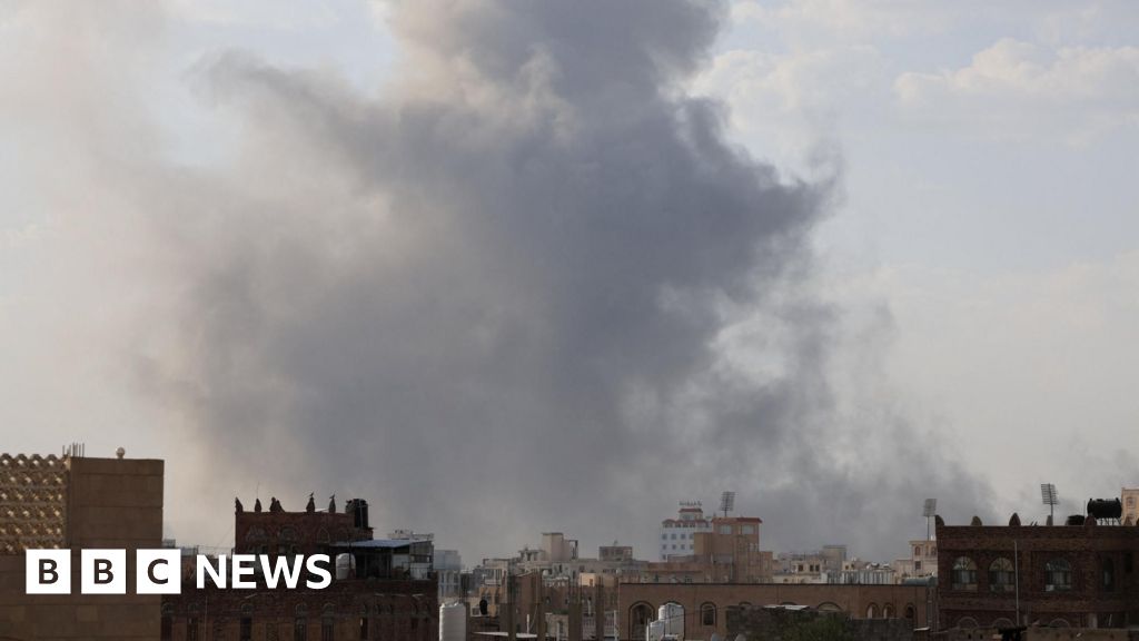 Israeli Airstrike Targets Yemen’s Houthis, Killing Eight