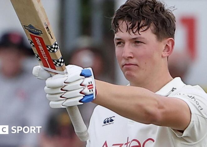 County Championship: Essex bowlers fight back against Durham