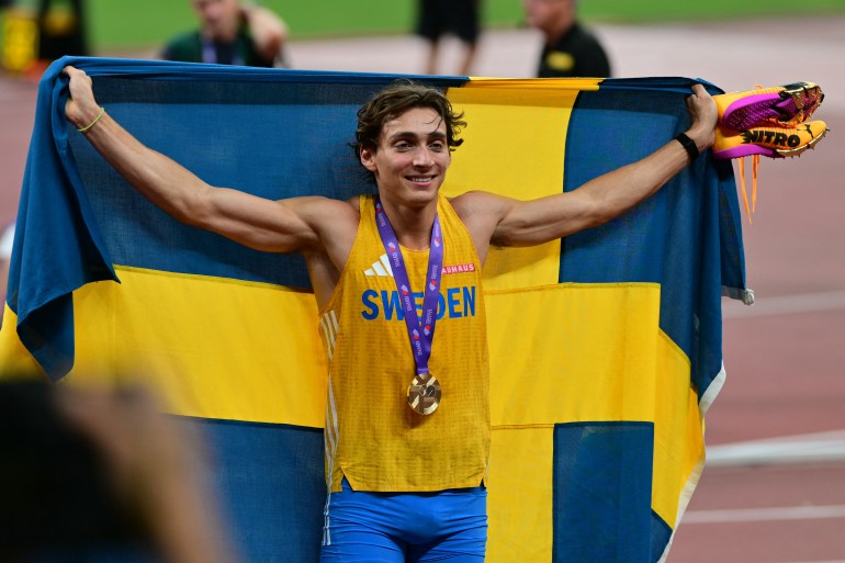 Duplantis breaks pole vault world record to win gold in Tokyo | Athletics News | Al Jazeera