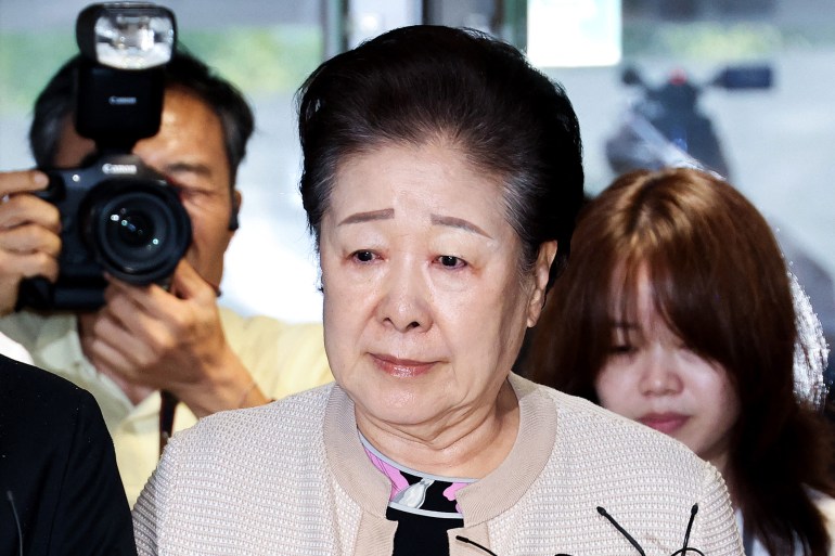 South Korean prosecutors seek arrest of ‘Moonies’ leader in bribery probe | Courts News | Al Jazeera