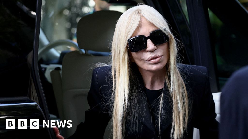 Mourners pay tribute at public viewing of Giorgio Armani’s coffin