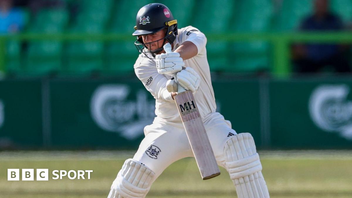 County Championship: Glos’ Van Buuren hits ton as Leicestershire push for title