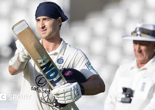 County Championship: Middlesex v Derbyshire – Du Plooy hits century