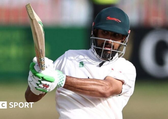 County Championship: Leics v Glos – Foxes dig in to keep draw in sight