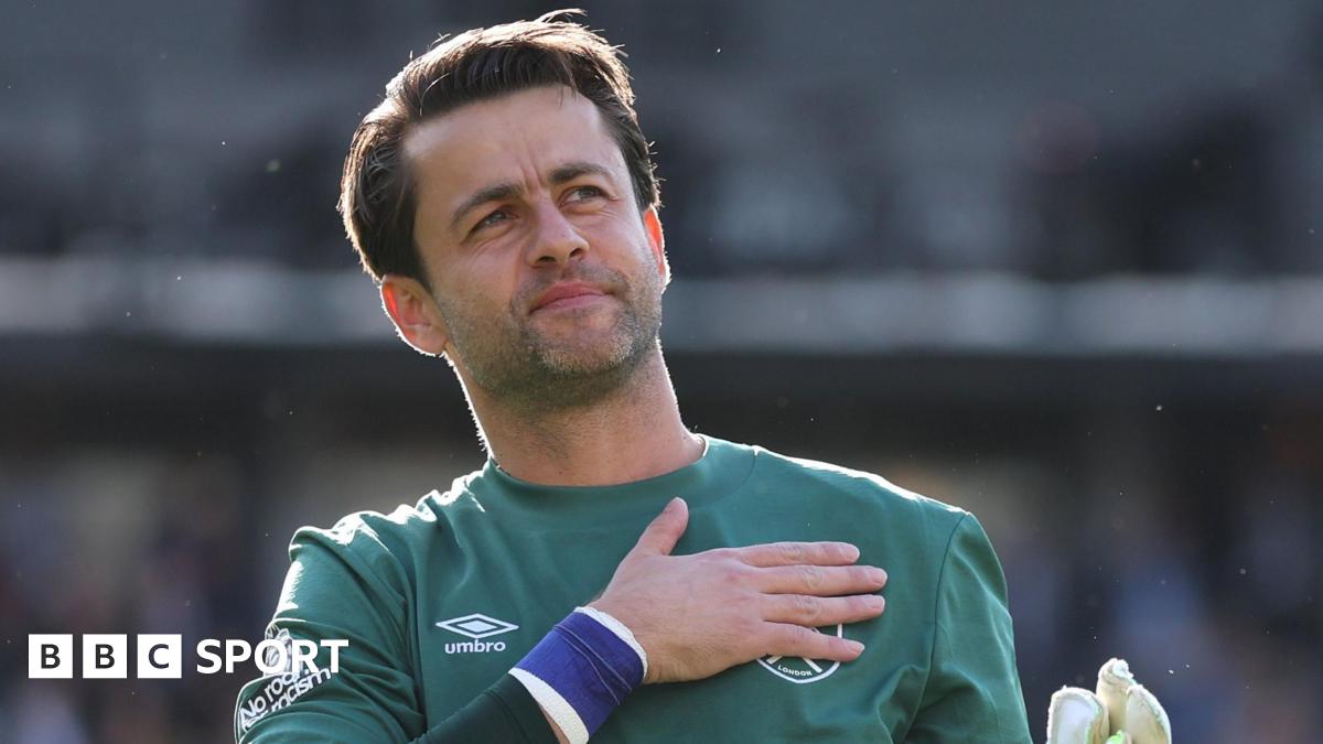 West Ham re-sign goalkeeper Lukasz Fabianski