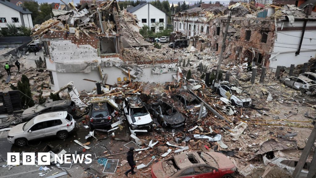 Kyiv Faces Massive Russian Attack, Reports Mayor