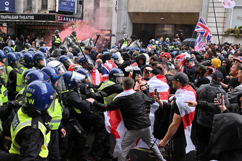 Starmer says UK will ‘never surrender’ flag to far-right protesters | Protests News | Al Jazeera